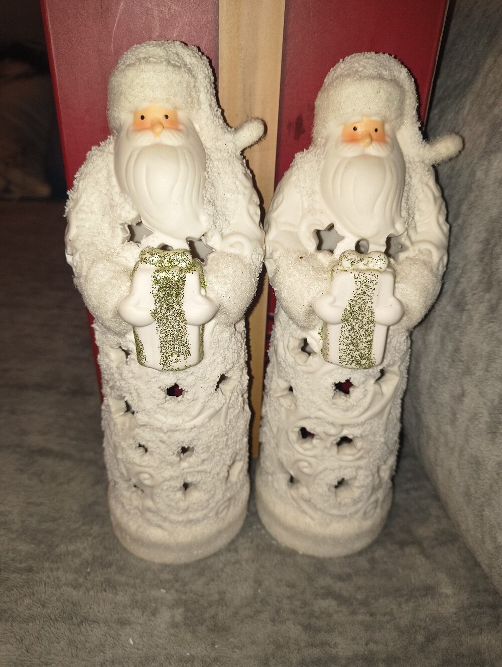 Yankee Candle White Snowy Santa Figurine Pair - Holiday Home Décor